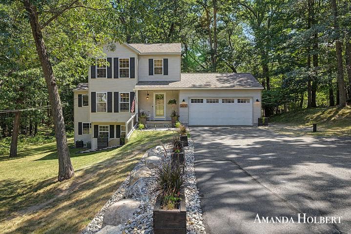 6576 Ramsdell Drive NE, Rockford, MI 49341