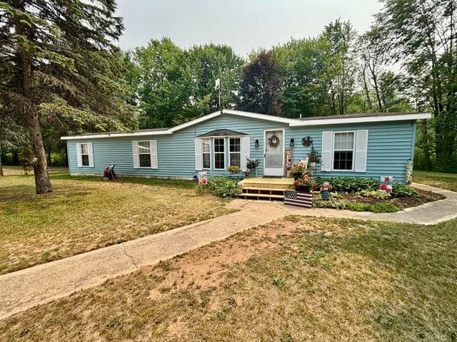 8464 15 Mile Road, Paris, MI 49338