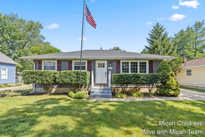 3429 Prairie Street SW, Grandville, MI 49418