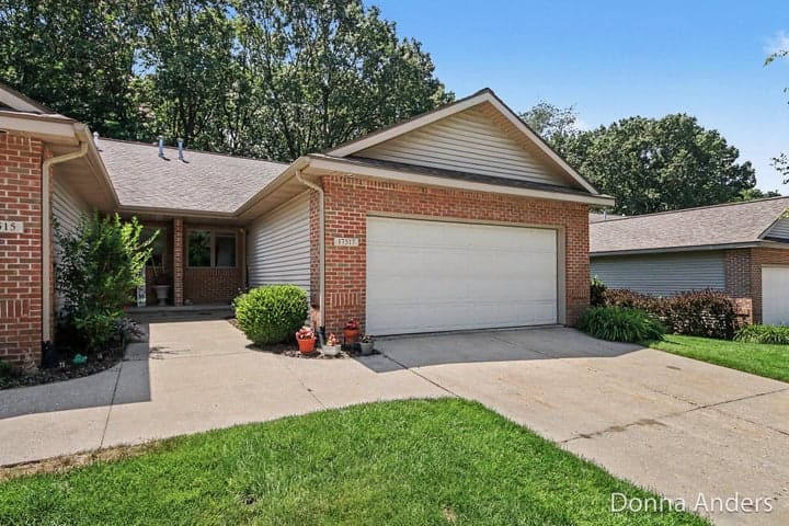 17517 Park Place Circle, Spring Lake, MI 49456