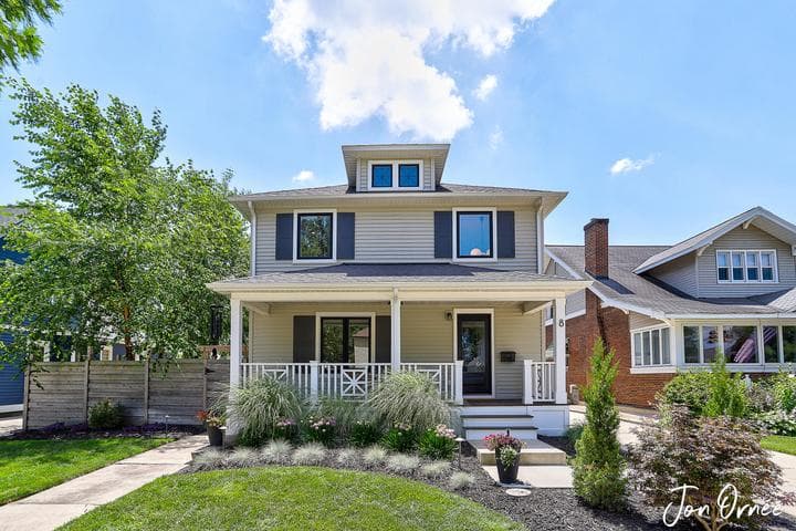 8 E Central Avenue, Zeeland, MI 49464