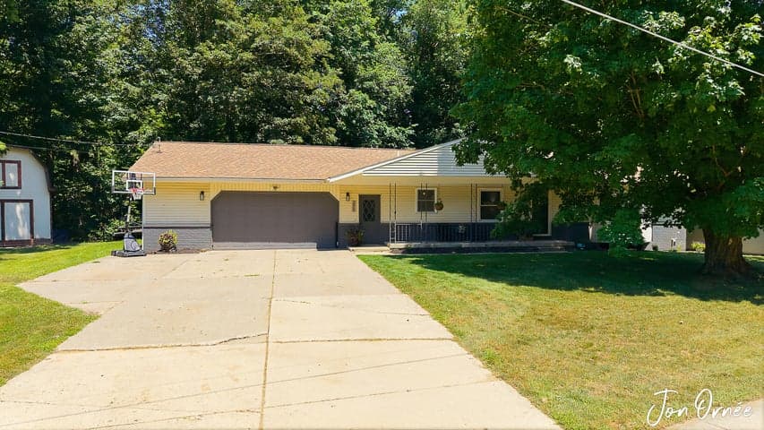 2805 New Holland Street, Hudsonville, MI 49426