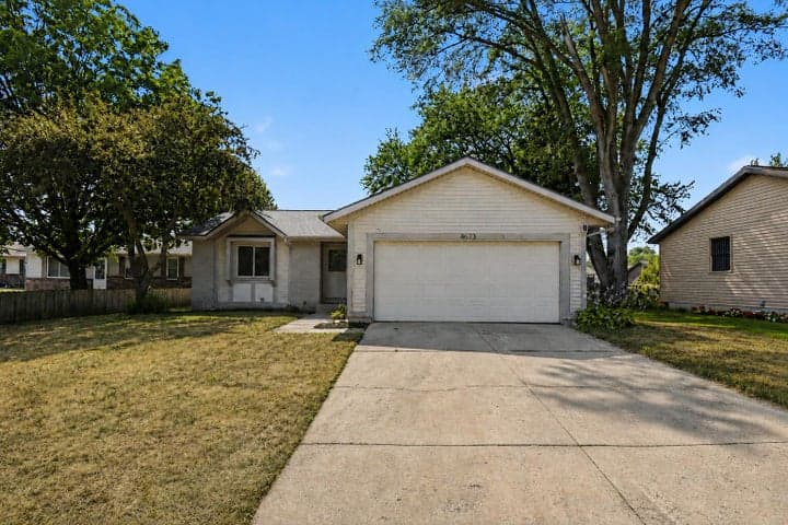 4673 Flying Eagle Drive SE, Grand Rapids, MI 49548