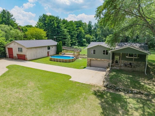 9625 Glenn Road, Grass Lake, MI 49240