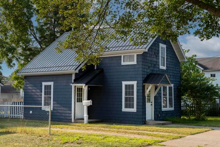 15 S State Street, Niles, MI 49120