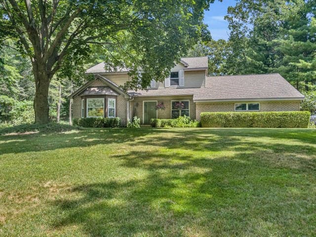 1800 Mont Rue Drive SE, Grand Rapids, MI 49546