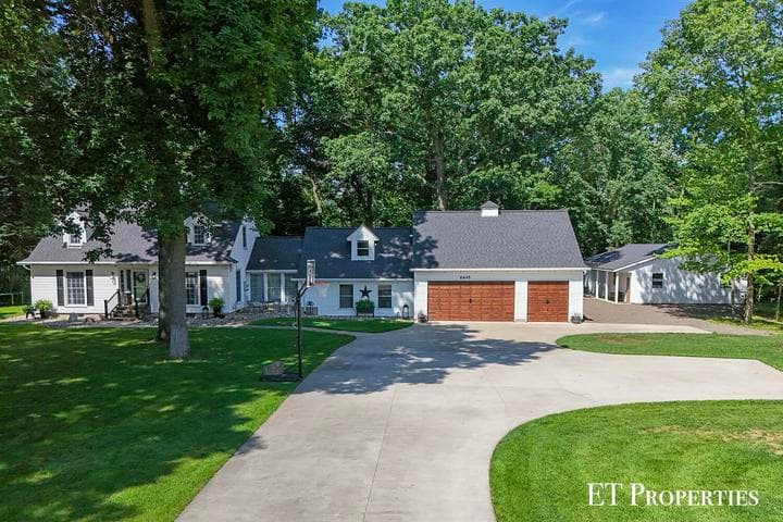 6645 Checkerberry Lane NE, Rockford, MI 49341
