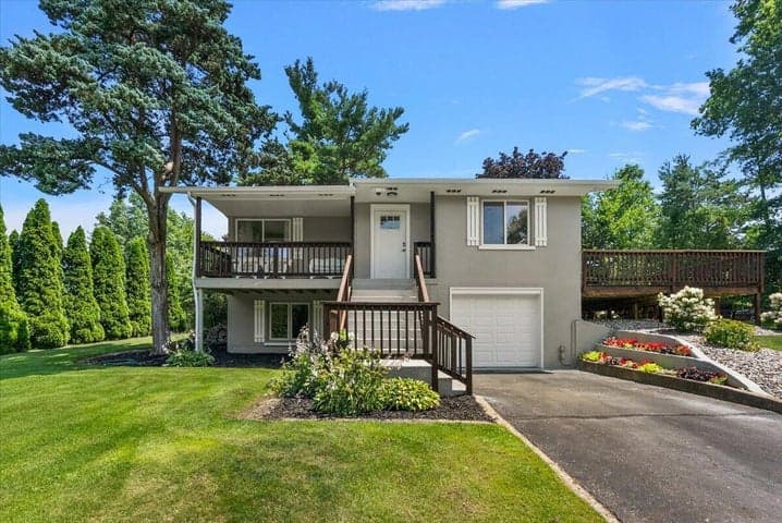 15004 Riley Street, Holland, MI 49424