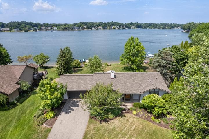 6189 Belding Road NE, Rockford, MI 49341