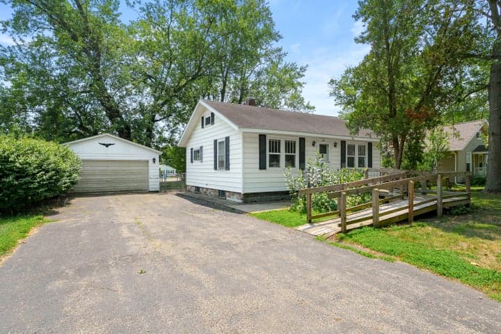 6170 Copeland Avenue, Kalamazoo, MI 49048