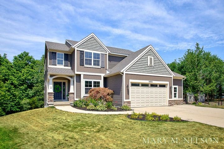 4621 Hidden Highland Drive NE, Rockford, MI 49341