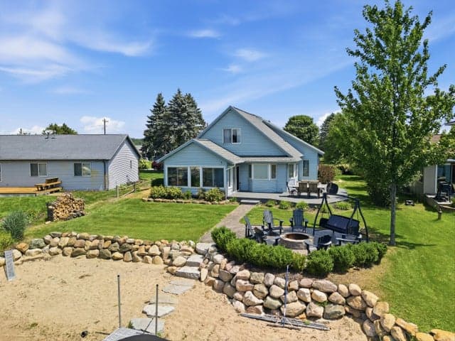 7201 Holiday Drive, Canadian Lakes, MI 49346
