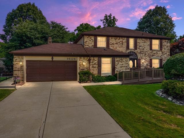 35126 Quaker Way, Farmington Hills, MI 48331
