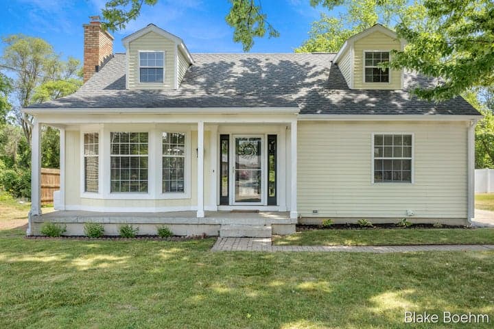 118 Lauderdale Avenue NE, Grand Rapids, MI 49546