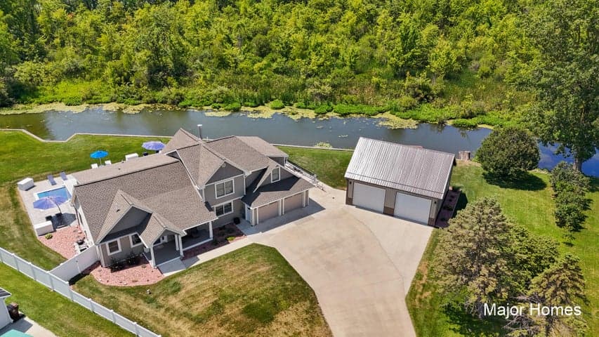 291 Lake Point Drive, Lake Odessa, MI 48849