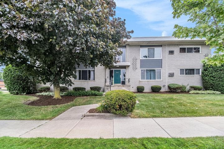 4910 Briarwood Avenue A3, Royal Oak, MI 48073