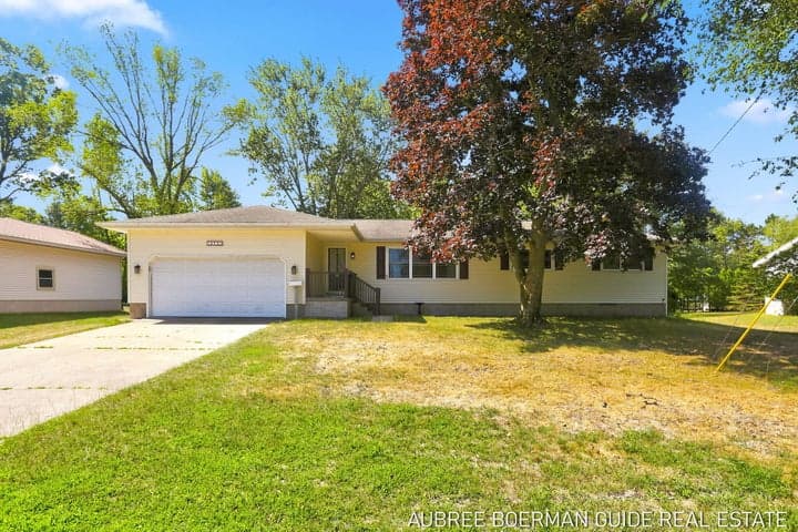 1431 Getz Road, Norton Shores, MI 49441