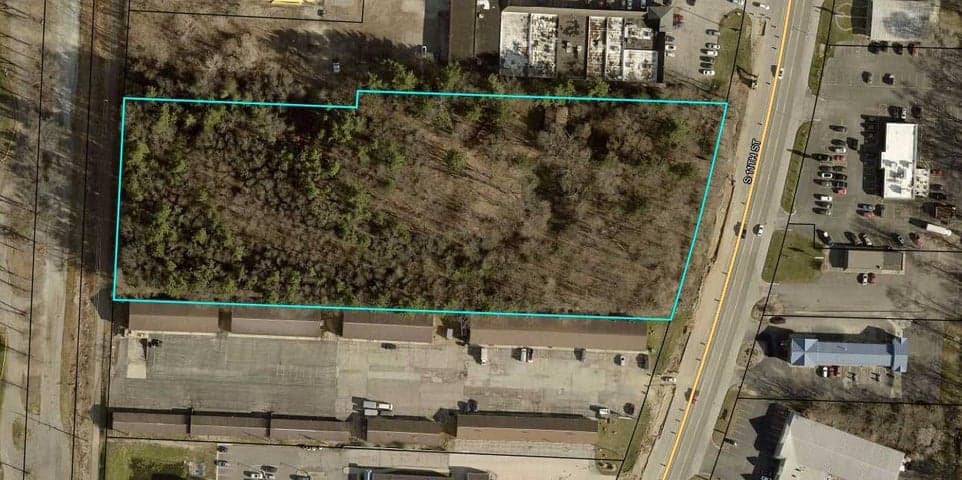1986 S 11th Street, Niles, MI 49120