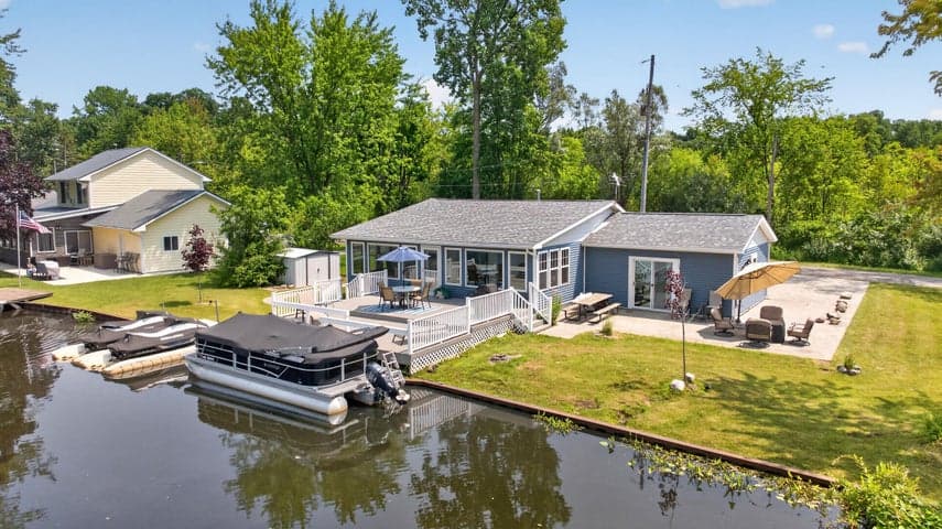 512 Cedar Street, Brooklyn, MI 49230