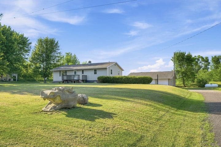 617 137th Avenue, Wayland, MI 49348