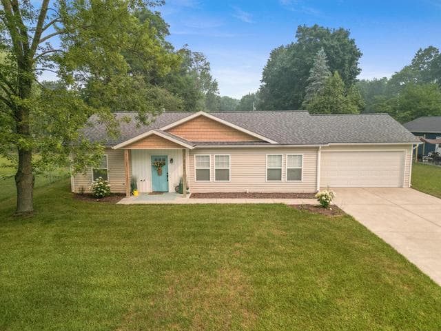 269 W Brooks Street, Newaygo, MI 49337