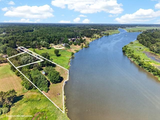 14911 and 14943 Groenevelt Road, Spring Lake, MI 49456