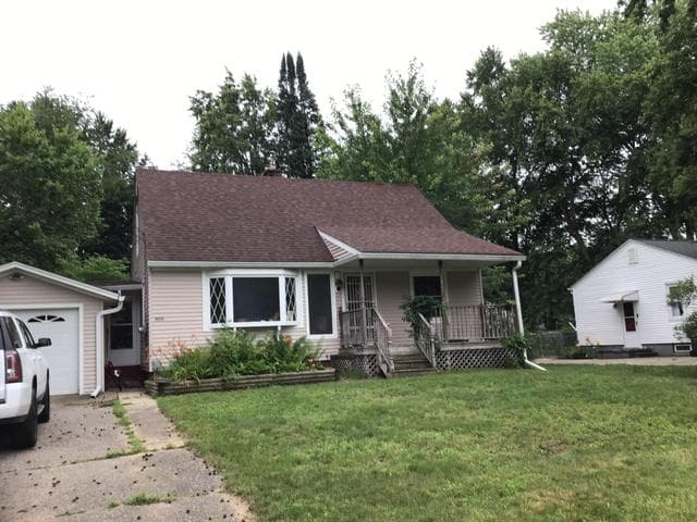 1050 Bronson Avenue, Plainwell, MI 49080