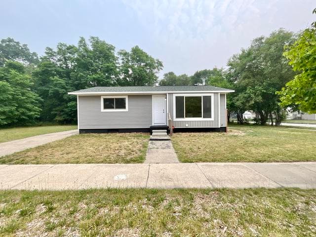 2245 8th Street, Muskegon, MI 49444