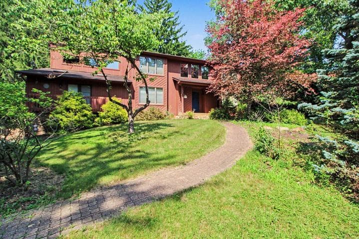 3654 E Pineview Drive, Dexter, MI 48130