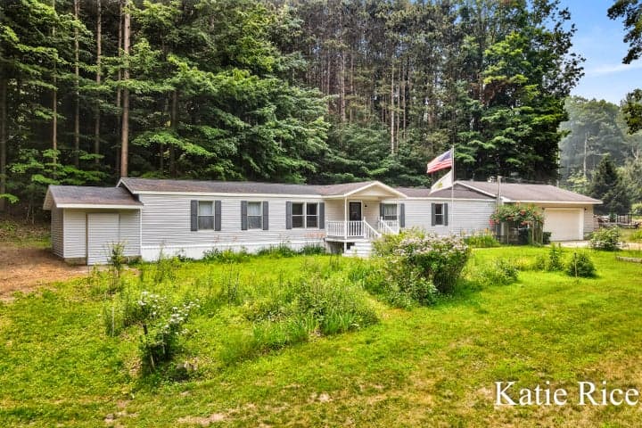 6411 W Cleveland Road, Montague, MI 49437