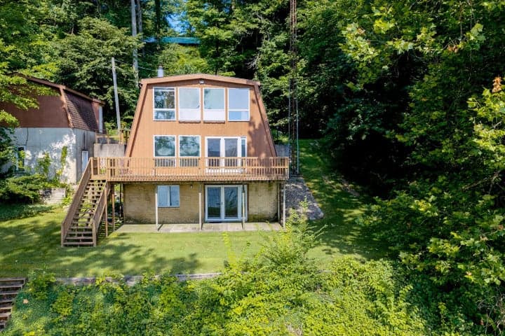 65491 North Drive, Cassopolis, MI 49031