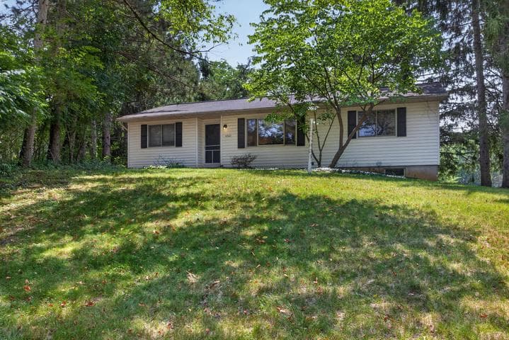2367 Loomis Road, Jackson, MI 49201