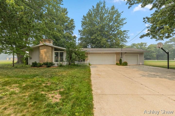 4789 Pleasant Road, Hamilton, MI 49419
