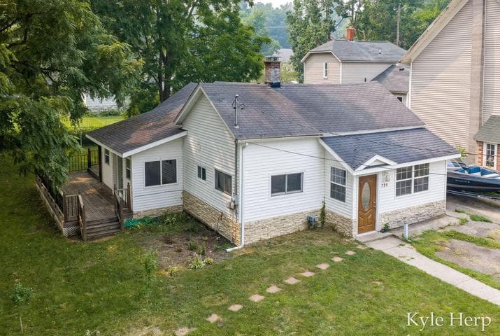 720 N Boltwood Street, Hastings, MI 49058