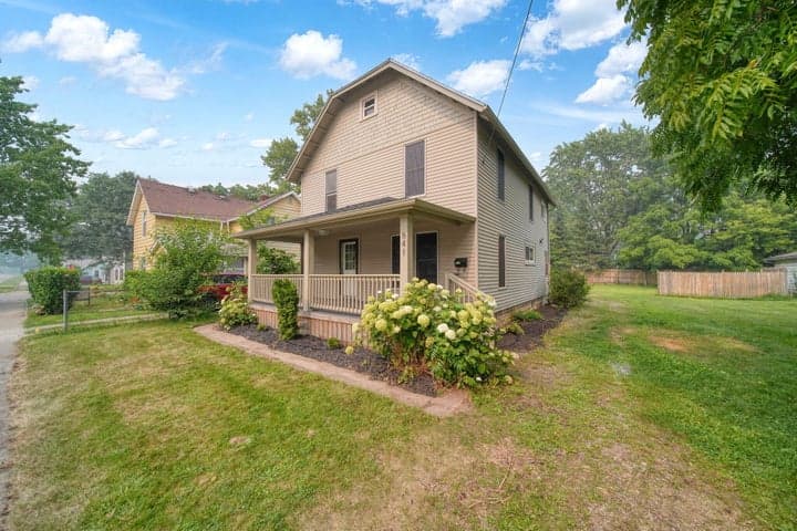 841 Bennett Street, Jackson, MI 49202