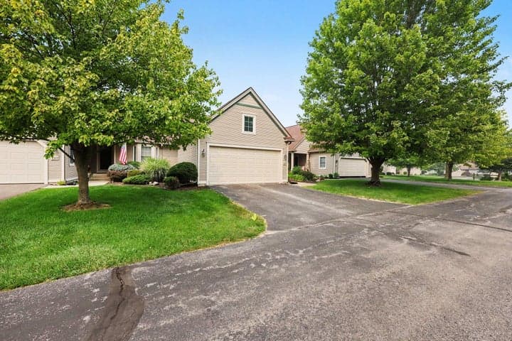 208 Pierce Lake Drive, Chelsea, MI 48118