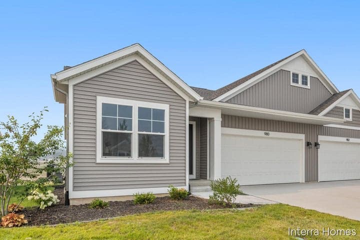 980 Scioto Drive NW 4, Comstock Park, MI 49321