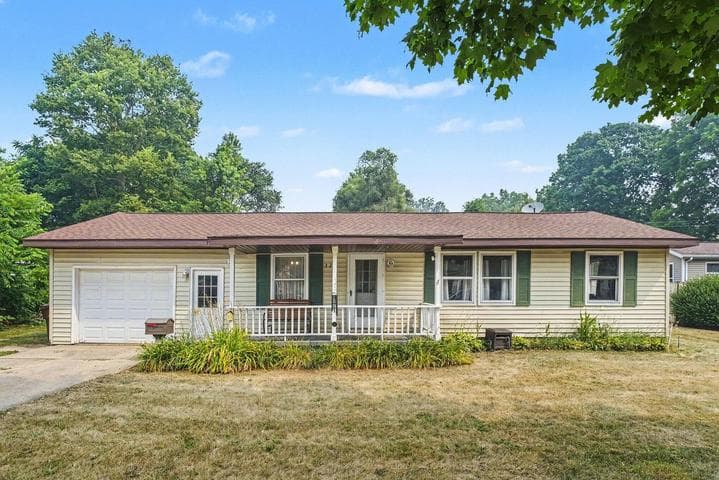 326 E Adams Street, Ionia, MI 48846