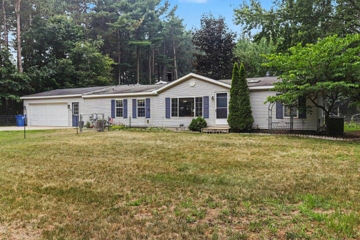 6690 Dennison Road, Plainwell, MI 49080