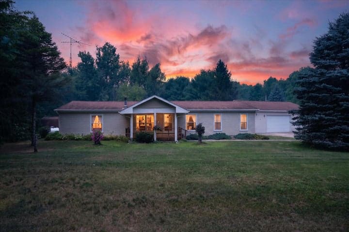 11344 Dixon Road, Rives Junction, MI 49277
