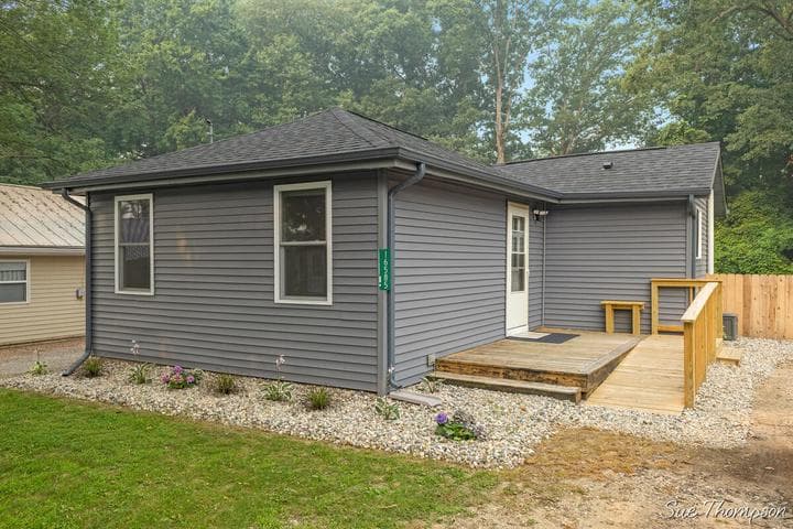 16585 Oakum Avenue NE, Sand Lake, MI 49343