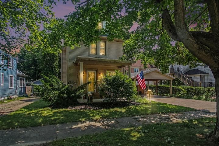 210 Pine Street, Allegan, MI 49010