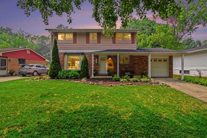 1221 Wines Drive, Ann Arbor, MI 48103