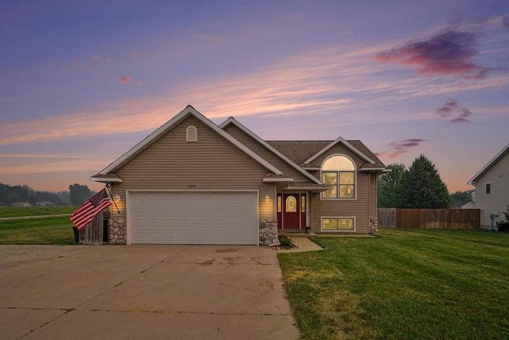 623 W 44th Street, Fremont, MI 49412