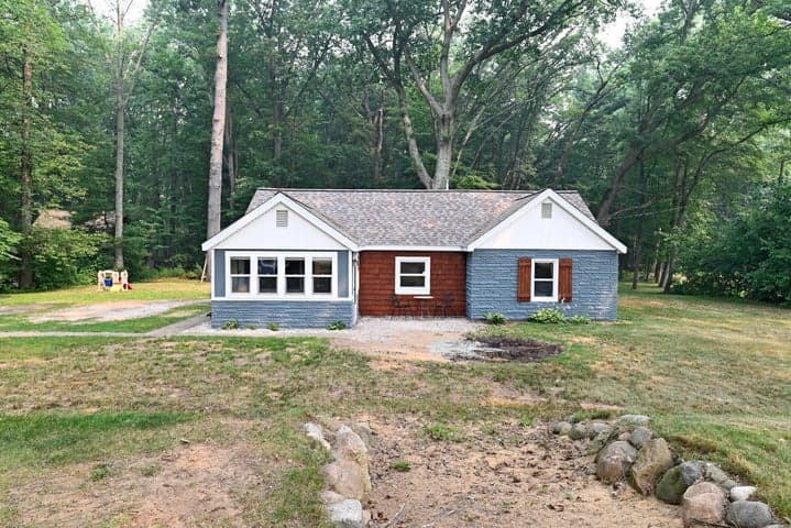 14449 State Road, Spring Lake, MI 49456