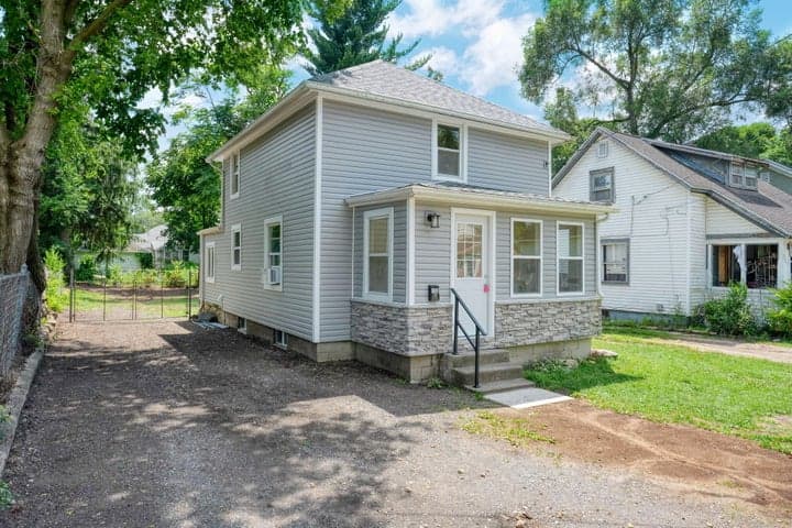 153 Hollis Street, Jackson, MI 49203