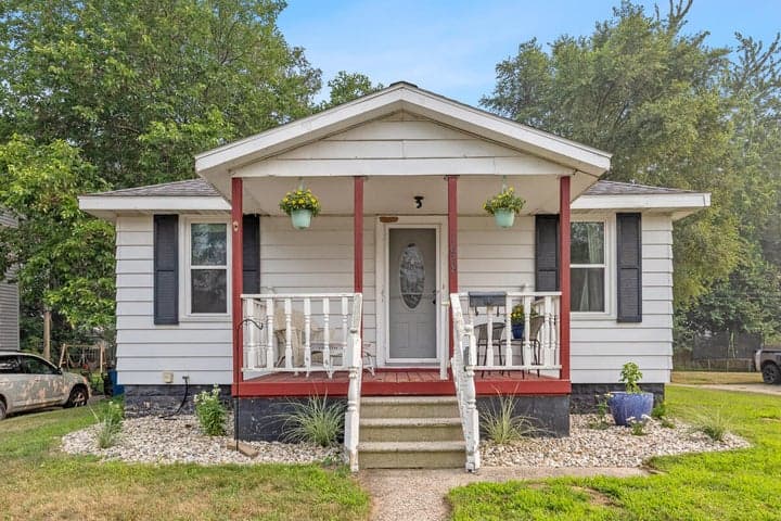 1628 Pennoyer Avenue, Grand Haven, MI 49417