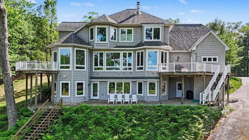 5628 W Longbridge Road, Pentwater, MI 49449