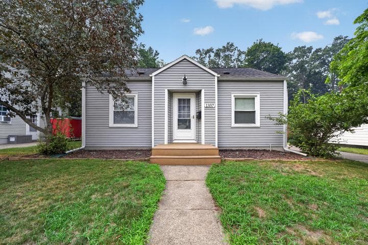1357 Montague Avenue, Muskegon, MI 49441