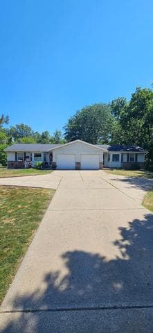 2572-2574 Prairie Street SW, Wyoming, MI 49519